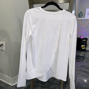 WHITE ATHLETA LONG SLEVE